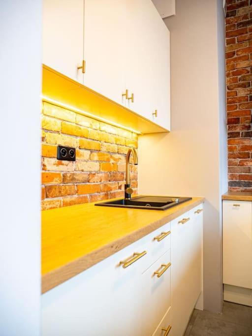 Chic Apartment In Historic Koneser Area وارسو المظهر الخارجي الصورة