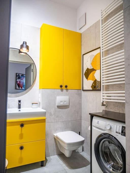Chic Apartment In Historic Koneser Area وارسو المظهر الخارجي الصورة